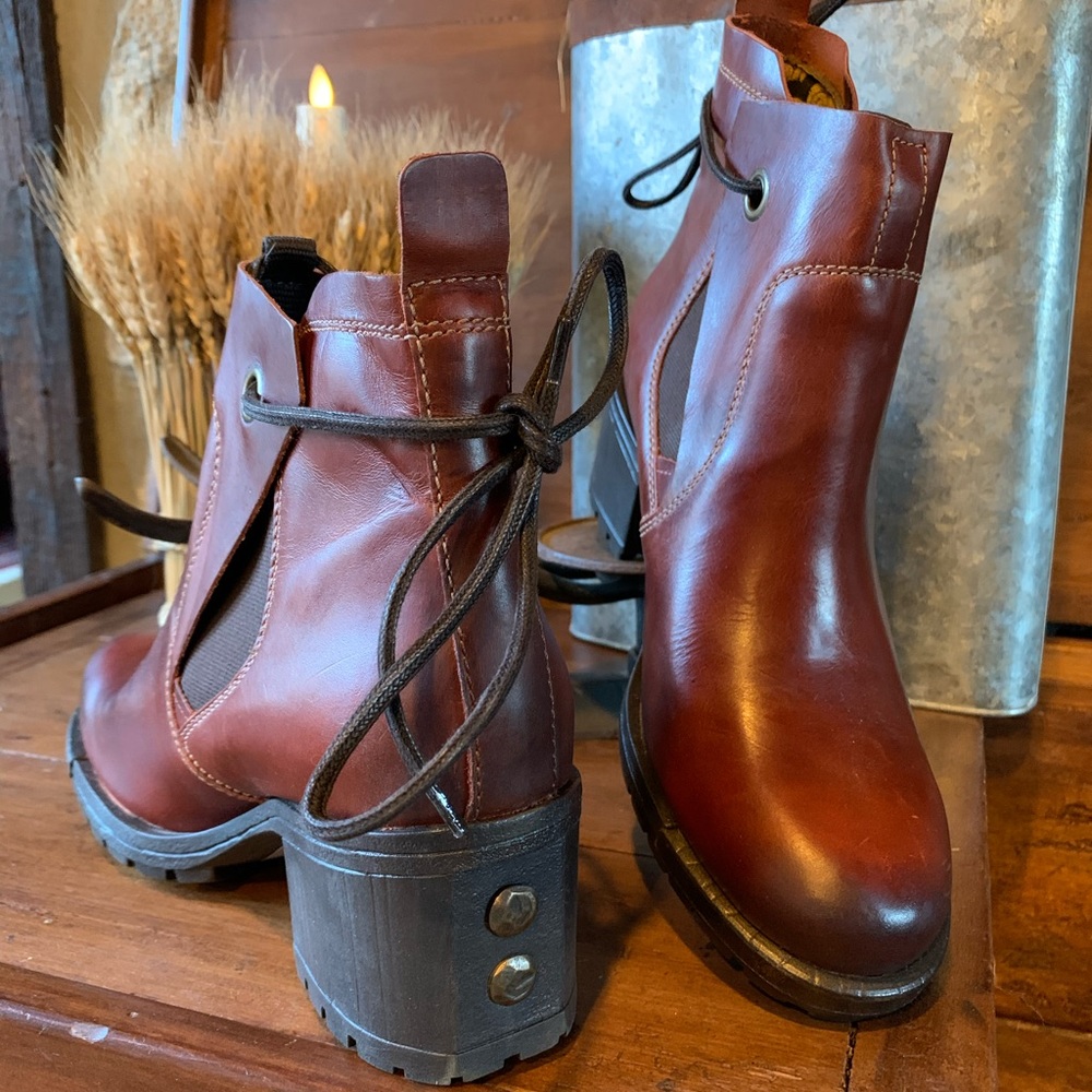 FLY LONDON LUXE DISTRESSED LEATHER ANKLE NEW